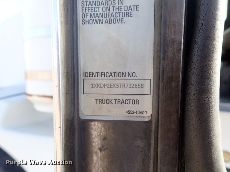 image for item DB7542 1996 Kenworth T800SF semi truck