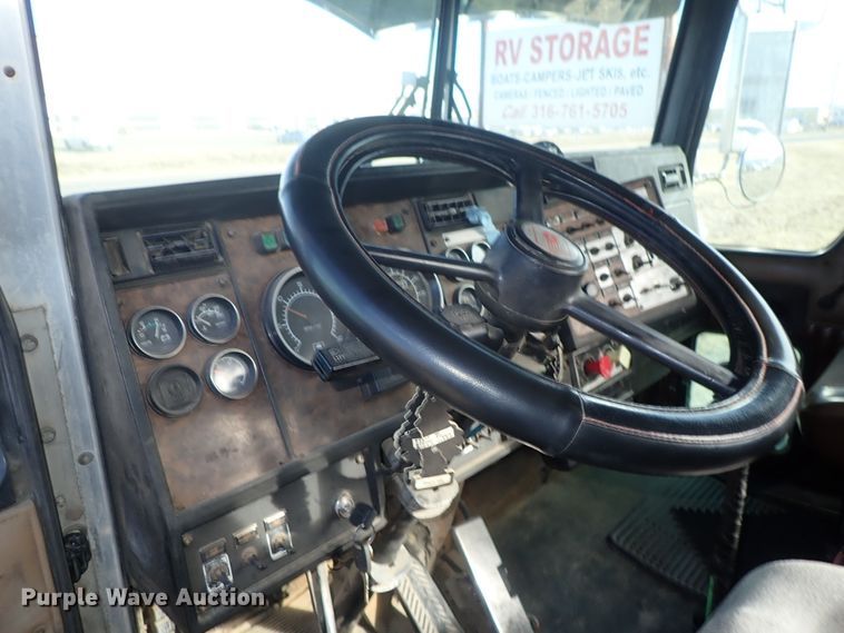 image for item DB7542 1996 Kenworth T800SF semi truck