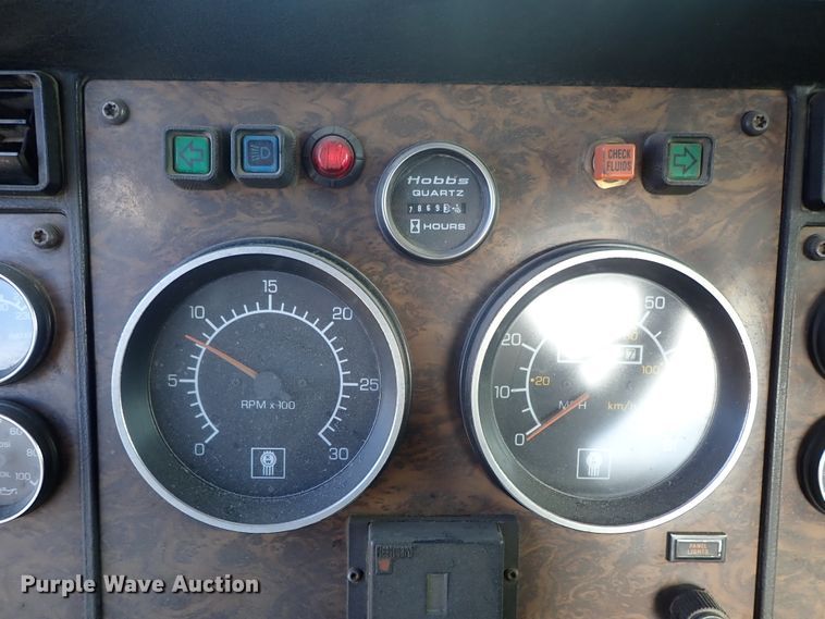 image for item DB7542 1996 Kenworth T800SF semi truck