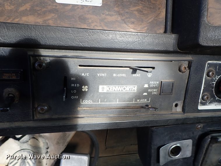 image for item DB7542 1996 Kenworth T800SF semi truck