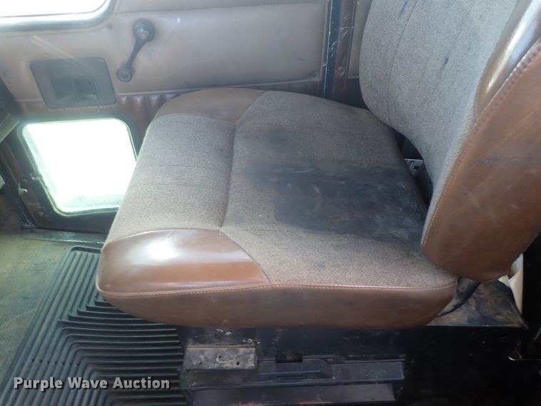 image for item DB7542 1996 Kenworth T800SF semi truck