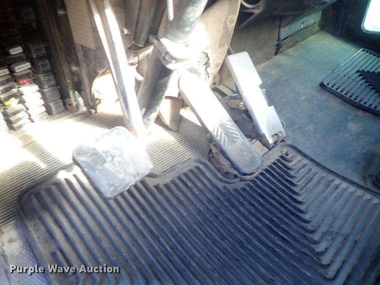 image for item DB7542 1996 Kenworth T800SF semi truck