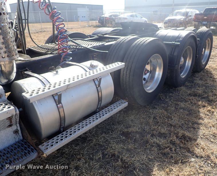 image for item DB7542 1996 Kenworth T800SF semi truck