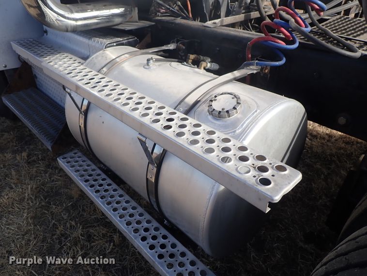 image for item DB7542 1996 Kenworth T800SF semi truck