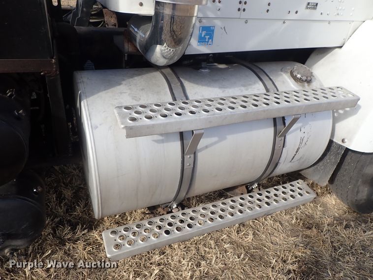 image for item DB7542 1996 Kenworth T800SF semi truck