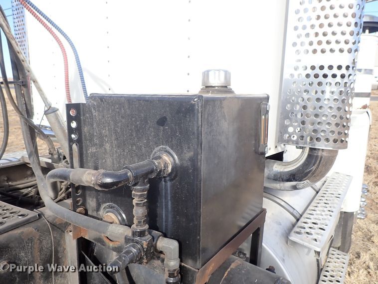 image for item DB7542 1996 Kenworth T800SF semi truck