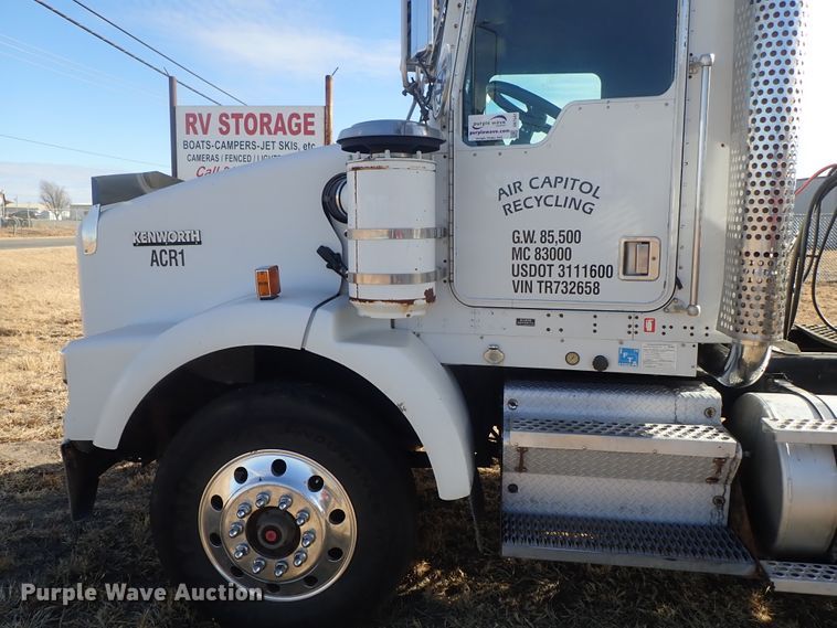 image for item DB7542 1996 Kenworth T800SF semi truck