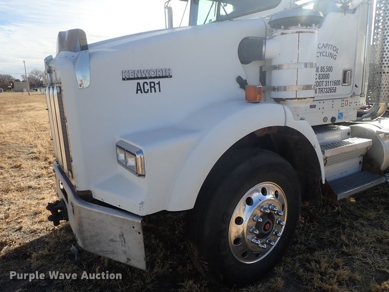 image for item DB7542 1996 Kenworth T800SF semi truck