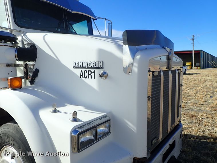 image for item DB7542 1996 Kenworth T800SF semi truck