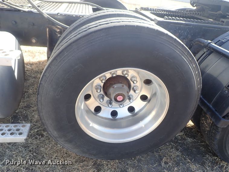 image for item DB7542 1996 Kenworth T800SF semi truck