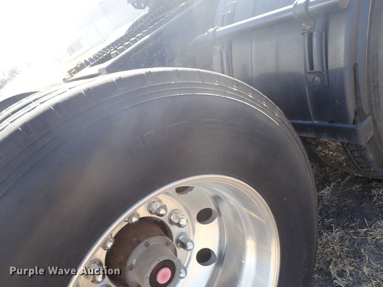 image for item DB7542 1996 Kenworth T800SF semi truck