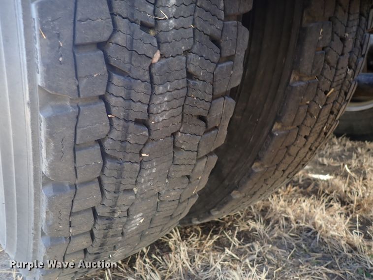 image for item DB7542 1996 Kenworth T800SF semi truck