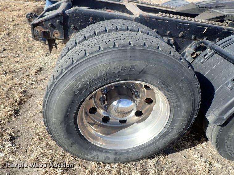 image for item DB7542 1996 Kenworth T800SF semi truck