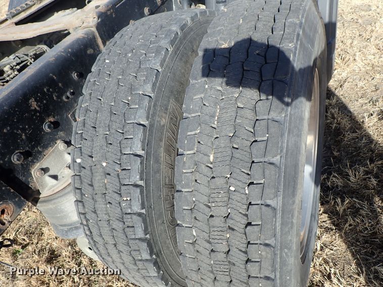 image for item DB7542 1996 Kenworth T800SF semi truck