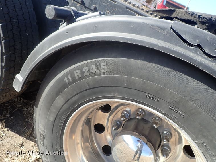 image for item DB7542 1996 Kenworth T800SF semi truck