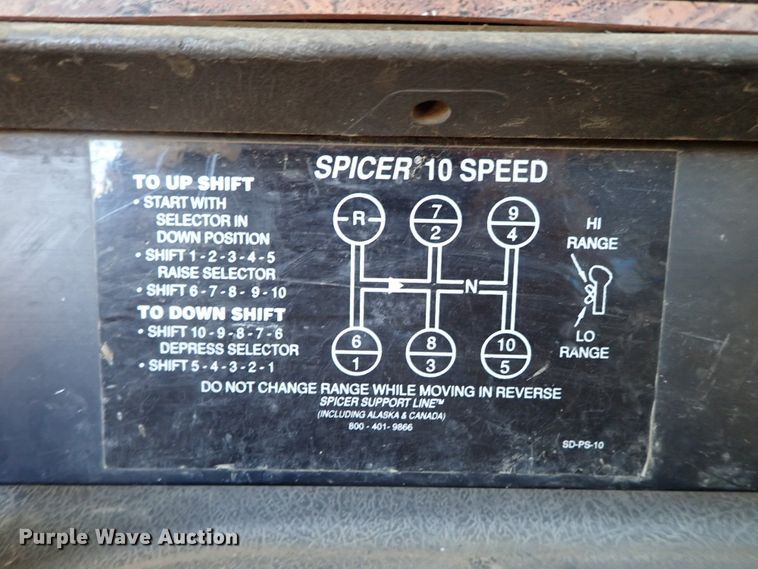 image for item DB7558 2000 International 9400i semi truck