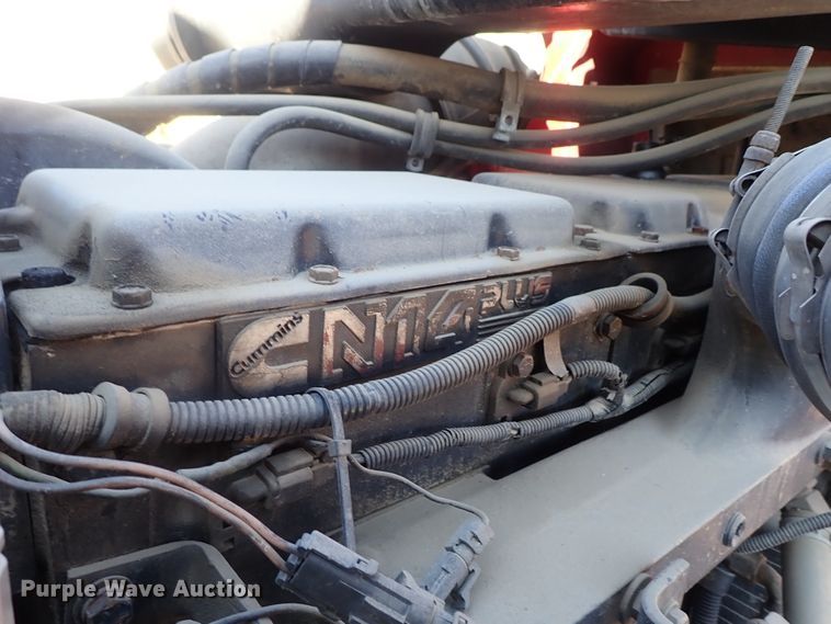 image for item DB7558 2000 International 9400i semi truck