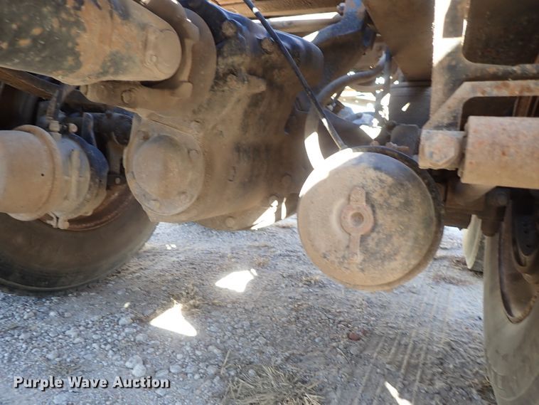 image for item DB7558 2000 International 9400i semi truck