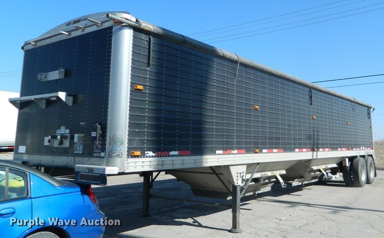 image for item DE4363 2010 Timpte double hopper bottom grain trailer