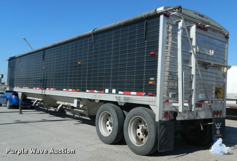 image for item DE4363 2010 Timpte double hopper bottom grain trailer