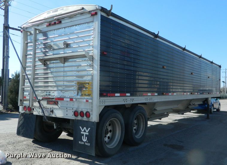 image for item DE4363 2010 Timpte double hopper bottom grain trailer