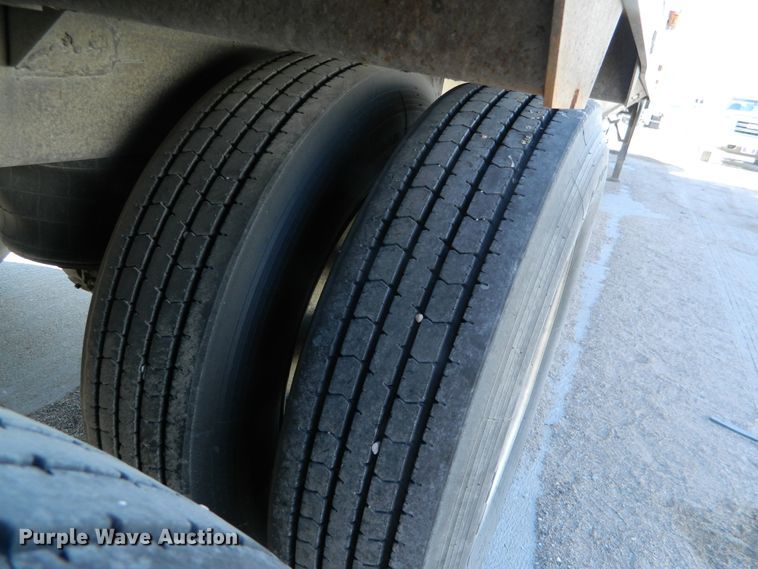 image for item DE4363 2010 Timpte double hopper bottom grain trailer