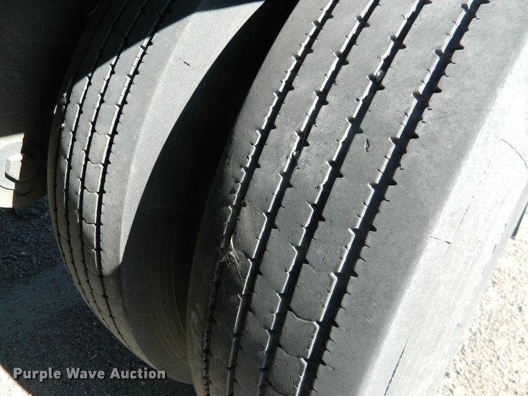 image for item DE4363 2010 Timpte double hopper bottom grain trailer