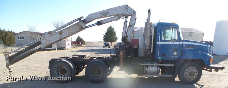 image for item DG0395 1998 Mack CH613 crane truck