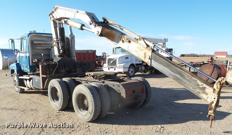 image for item DG0395 1998 Mack CH613 crane truck