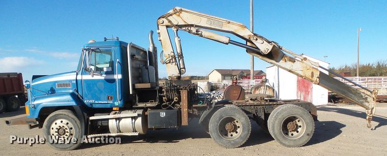 image for item DG0395 1998 Mack CH613 crane truck