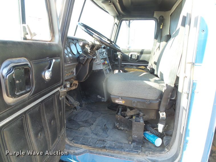 image for item DG0395 1998 Mack CH613 crane truck