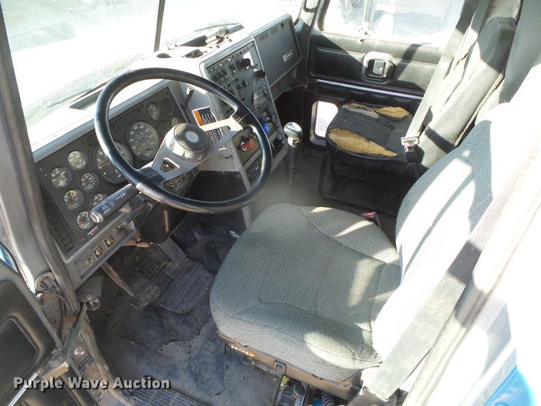 image for item DG0395 1998 Mack CH613 crane truck