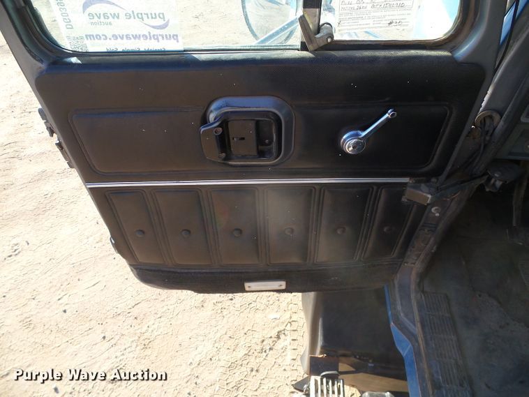 image for item DG0395 1998 Mack CH613 crane truck