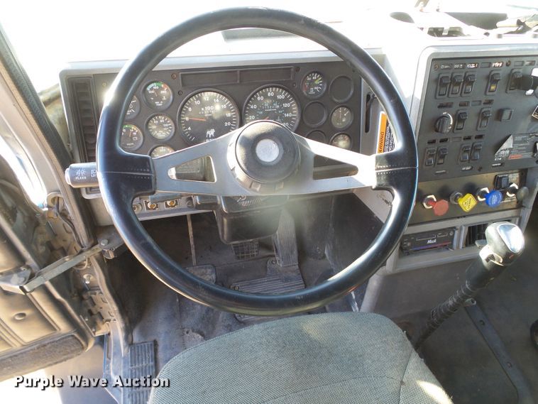 image for item DG0395 1998 Mack CH613 crane truck