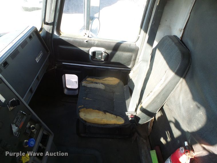 image for item DG0395 1998 Mack CH613 crane truck