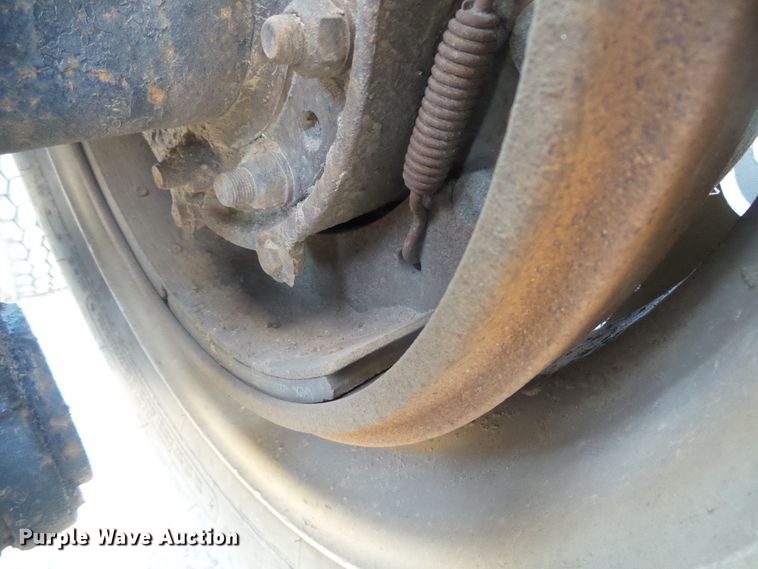 image for item DG0395 1998 Mack CH613 crane truck