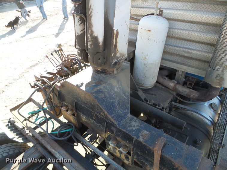 image for item DG0395 1998 Mack CH613 crane truck