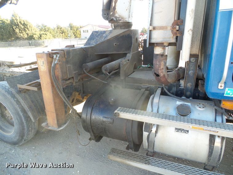 image for item DG0395 1998 Mack CH613 crane truck