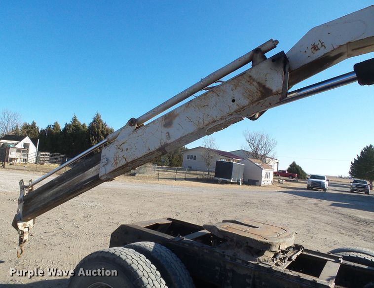 image for item DG0395 1998 Mack CH613 crane truck