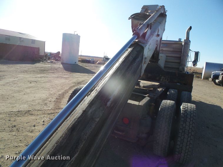 image for item DG0395 1998 Mack CH613 crane truck