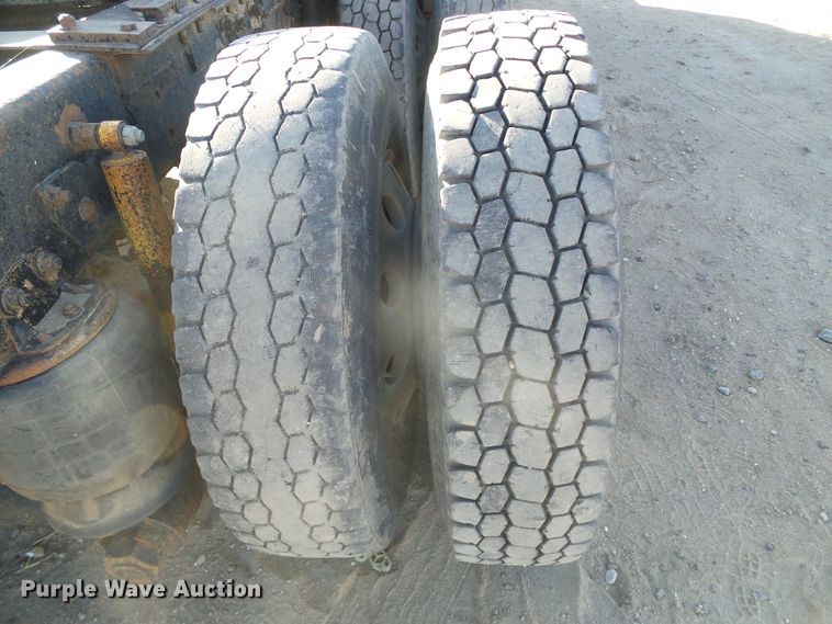 image for item DG0395 1998 Mack CH613 crane truck