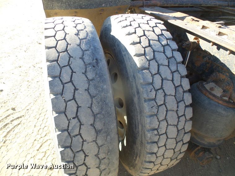 image for item DG0395 1998 Mack CH613 crane truck