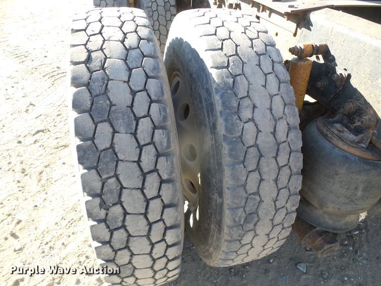 image for item DG0395 1998 Mack CH613 crane truck