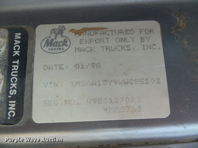 image for item DG0395 1998 Mack CH613 crane truck