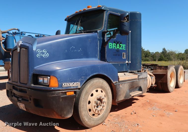 image for item DG4229 1998 Kenworth T600 semi truck