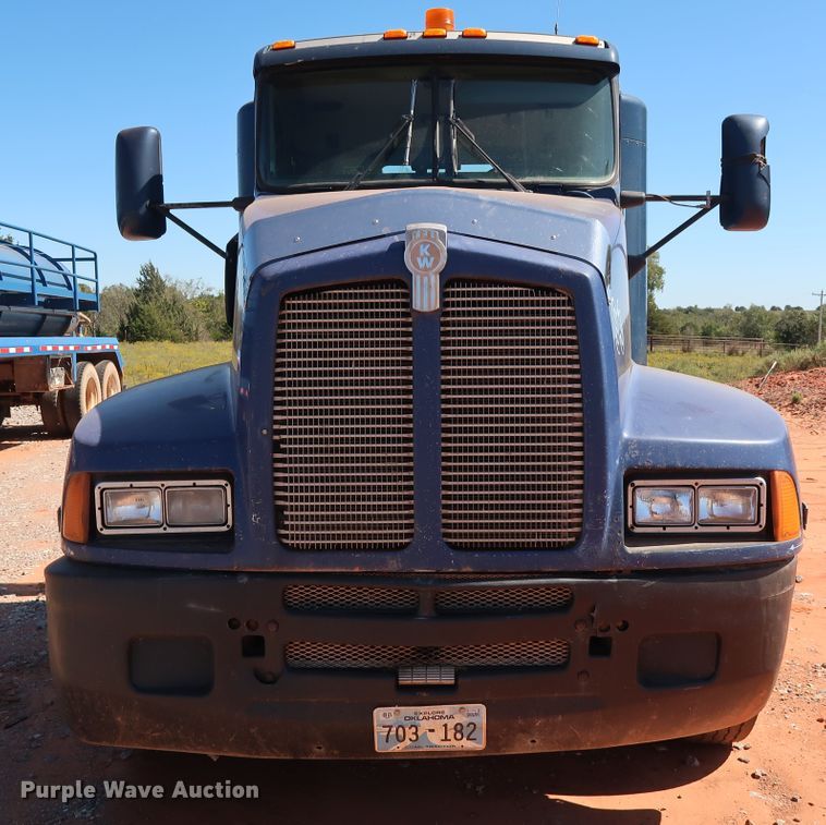 image for item DG4229 1998 Kenworth T600 semi truck