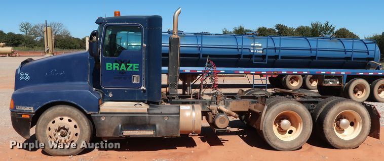 image for item DG4229 1998 Kenworth T600 semi truck