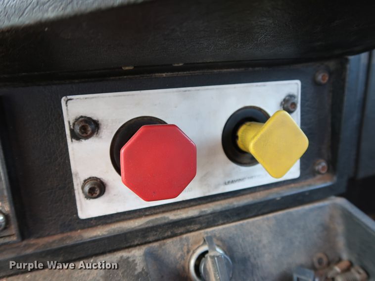 image for item DG4229 1998 Kenworth T600 semi truck