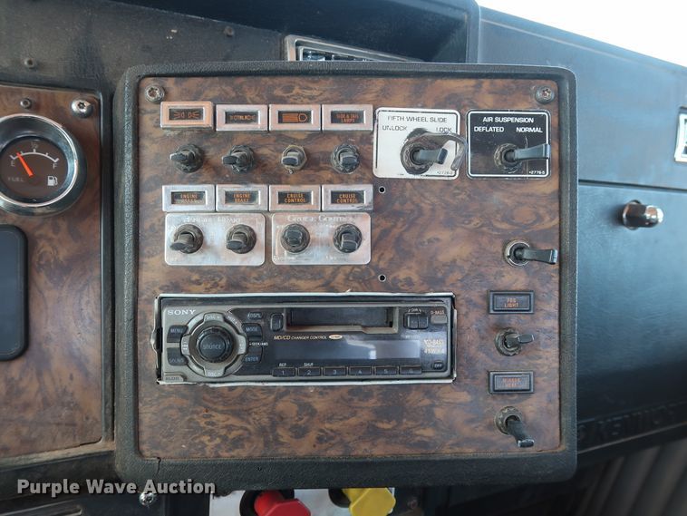 image for item DG4229 1998 Kenworth T600 semi truck