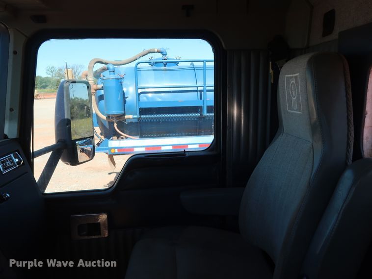 image for item DG4229 1998 Kenworth T600 semi truck